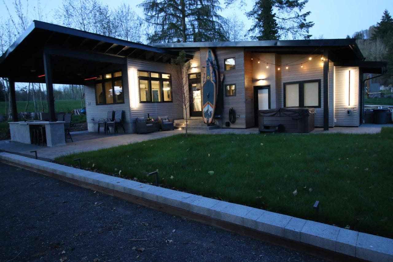 Luxe Lake Cabin Hot Tub Grill Firepit Ev Charger Onalaska Екстериор снимка
