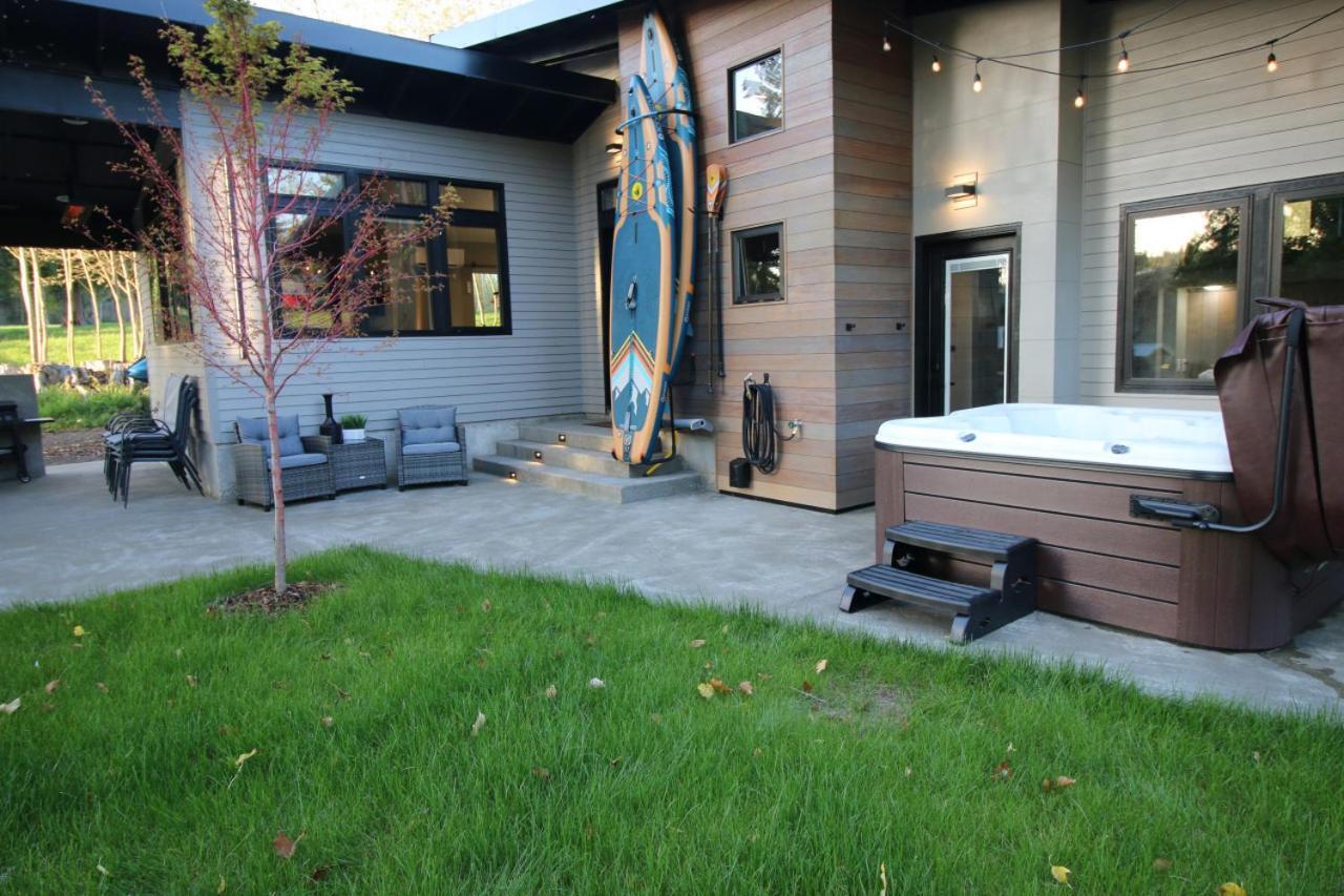 Luxe Lake Cabin Hot Tub Grill Firepit Ev Charger Onalaska Екстериор снимка