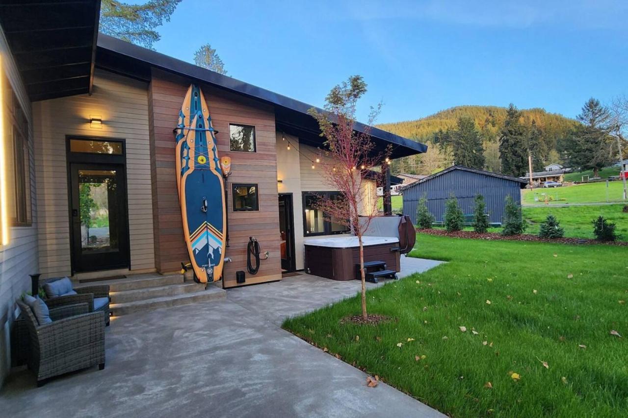 Luxe Lake Cabin Hot Tub Grill Firepit Ev Charger Onalaska Екстериор снимка